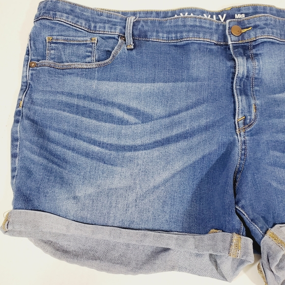Ava&Viv Jean Shorts Size 26W - Picture 2 of 5